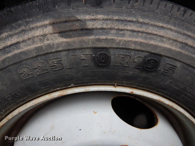 image for item DE8315 2009 GMC C5500 dump truck