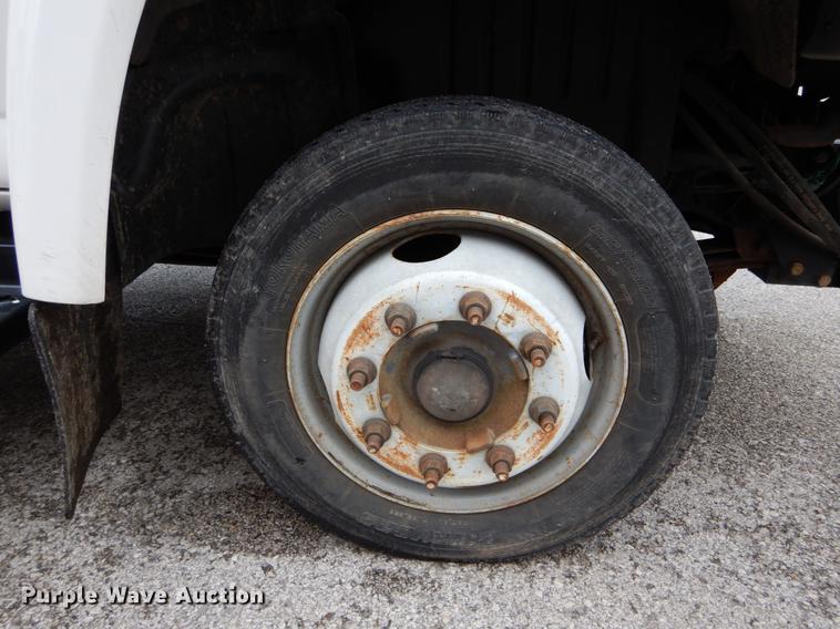 image for item DE8315 2009 GMC C5500 dump truck