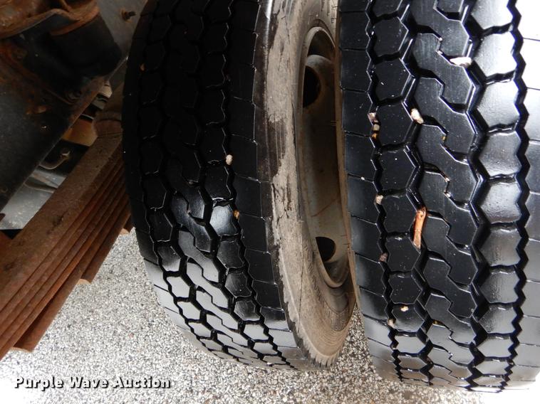 image for item DE8315 2009 GMC C5500 dump truck