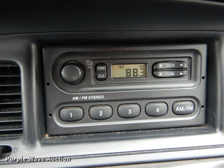 image for item DE8316 2004 Ford Crown Victoria Police Interceptor