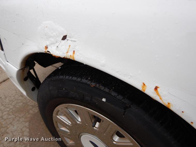 image for item DE8316 2004 Ford Crown Victoria Police Interceptor