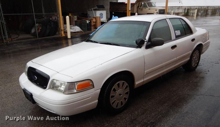 image for item DE8319 2010 Ford Crown Victoria Police Interceptor