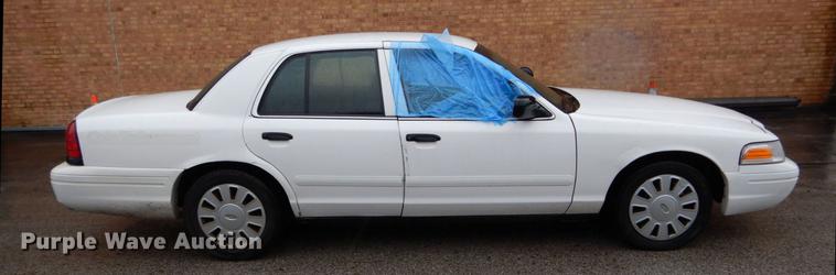 image for item DE8319 2010 Ford Crown Victoria Police Interceptor