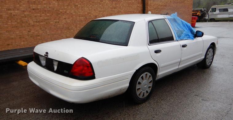 image for item DE8319 2010 Ford Crown Victoria Police Interceptor