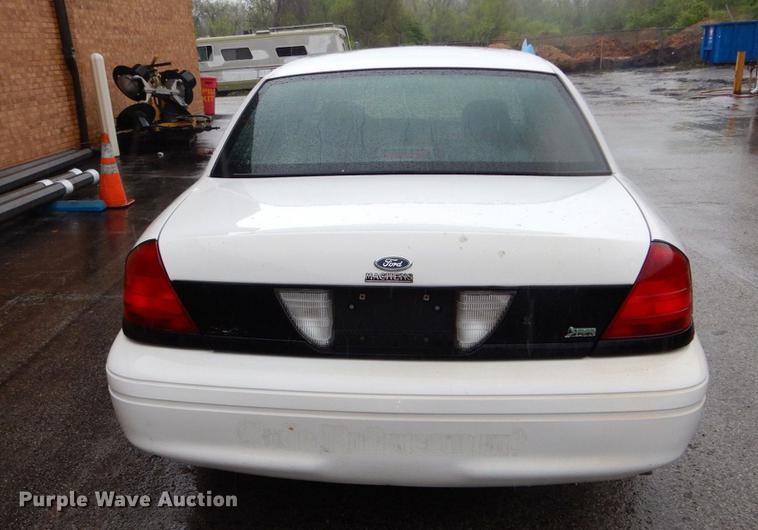 image for item DE8319 2010 Ford Crown Victoria Police Interceptor