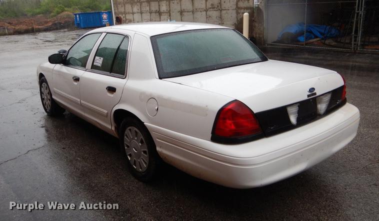 image for item DE8319 2010 Ford Crown Victoria Police Interceptor