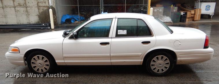 image for item DE8319 2010 Ford Crown Victoria Police Interceptor
