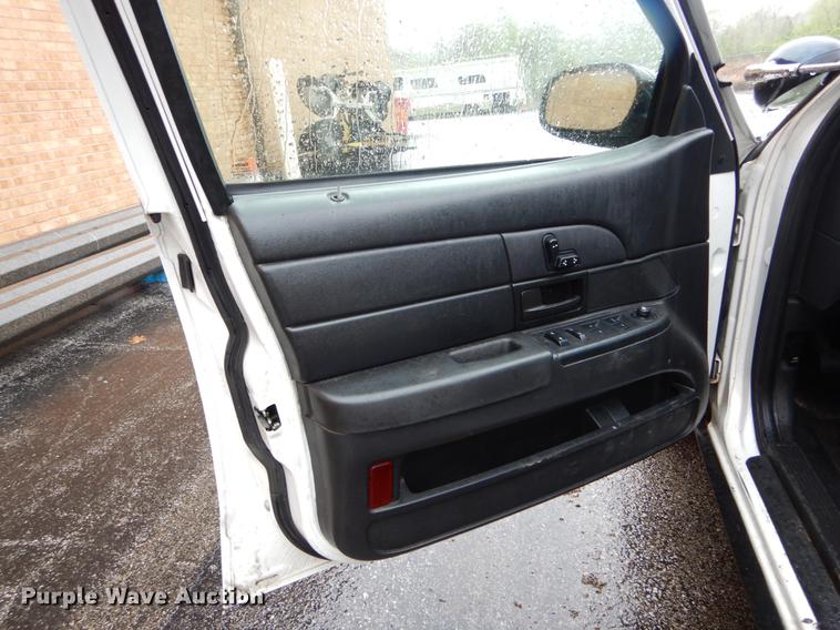 image for item DE8319 2010 Ford Crown Victoria Police Interceptor