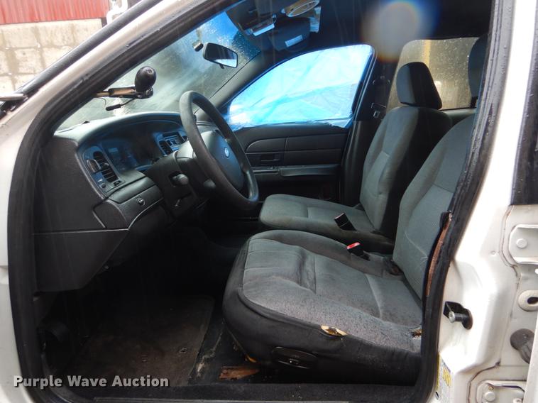 image for item DE8319 2010 Ford Crown Victoria Police Interceptor