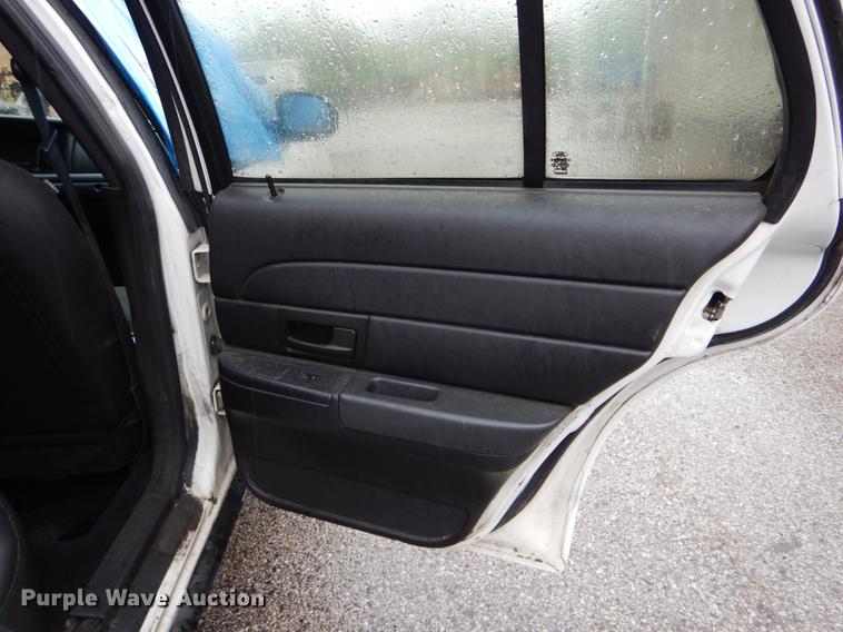 image for item DE8319 2010 Ford Crown Victoria Police Interceptor