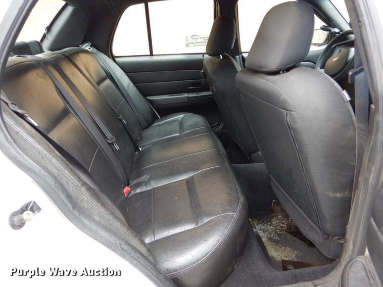 image for item DE8319 2010 Ford Crown Victoria Police Interceptor