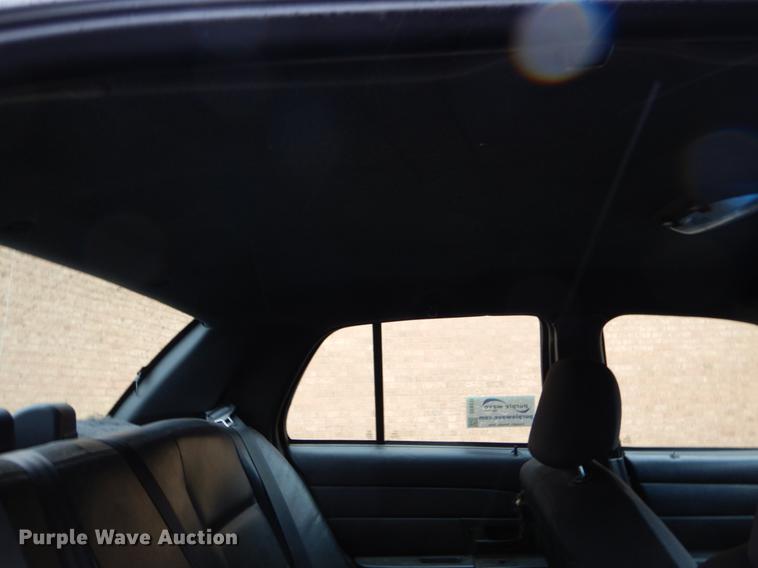 image for item DE8319 2010 Ford Crown Victoria Police Interceptor