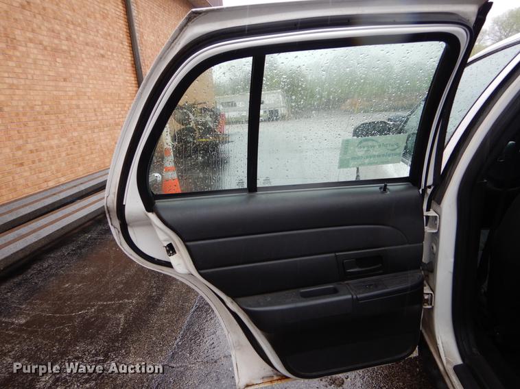 image for item DE8319 2010 Ford Crown Victoria Police Interceptor