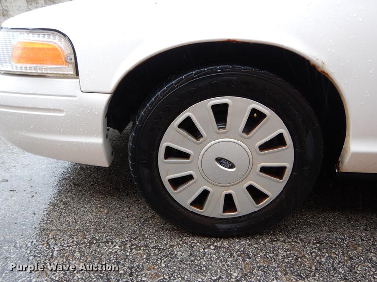 image for item DE8319 2010 Ford Crown Victoria Police Interceptor