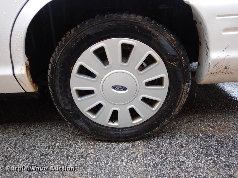 image for item DE8319 2010 Ford Crown Victoria Police Interceptor