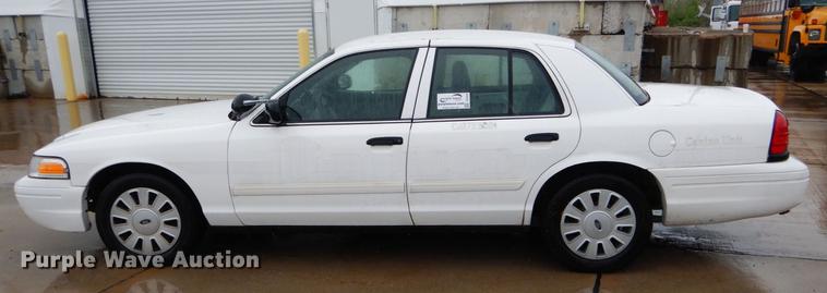 image for item DE8320 2009 Ford Crown Victoria Police Interceptor