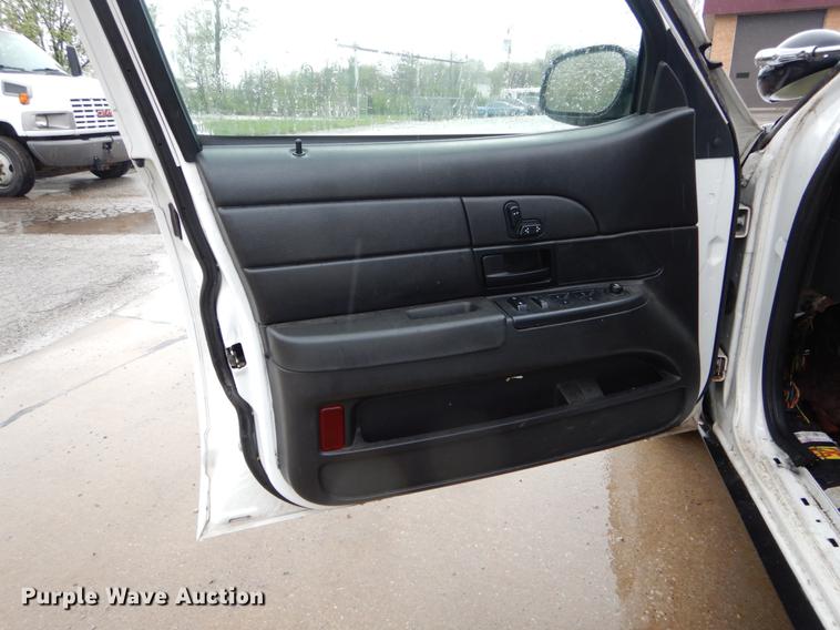 image for item DE8320 2009 Ford Crown Victoria Police Interceptor