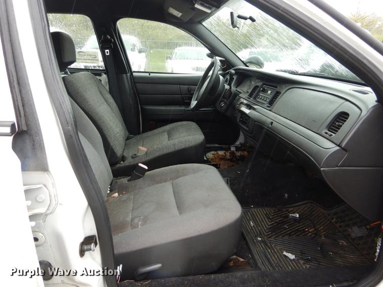 image for item DE8320 2009 Ford Crown Victoria Police Interceptor