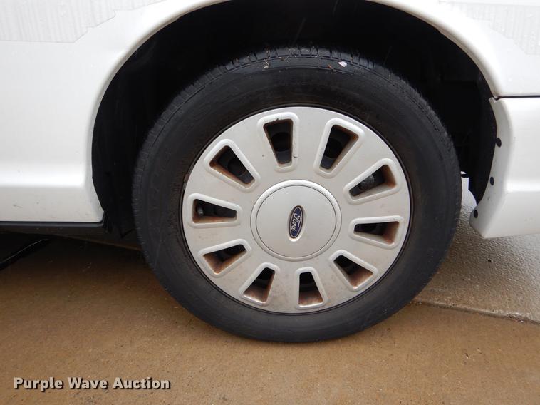 image for item DE8320 2009 Ford Crown Victoria Police Interceptor