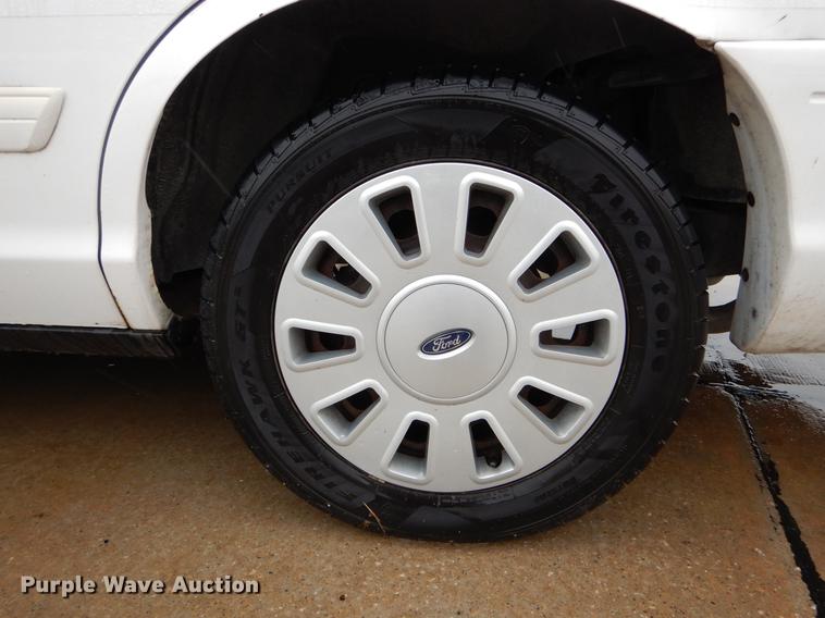 image for item DE8320 2009 Ford Crown Victoria Police Interceptor