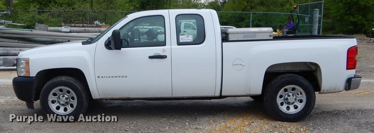 image for item DE8365 2008 Chevrolet Silverado 1500 Ext. Cab pickup truck