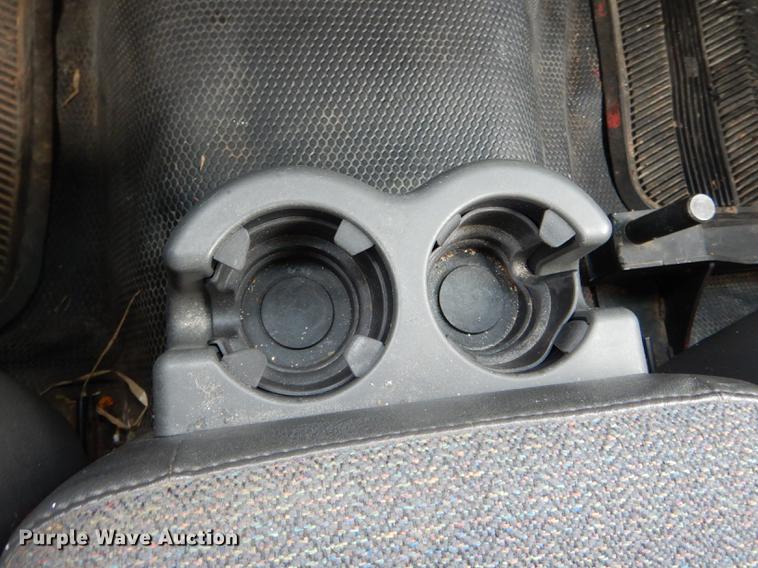 image for item DE8372 2005 Chevrolet Silverado 1500 pickup truck