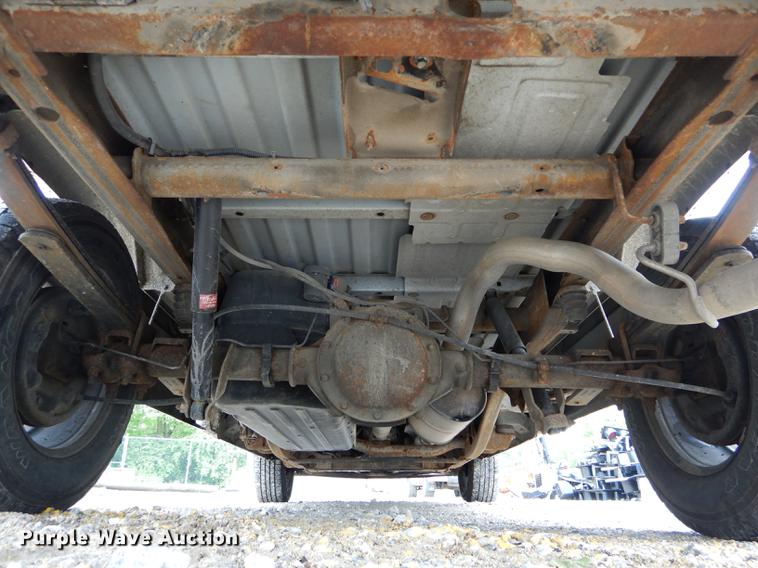 image for item DE8372 2005 Chevrolet Silverado 1500 pickup truck