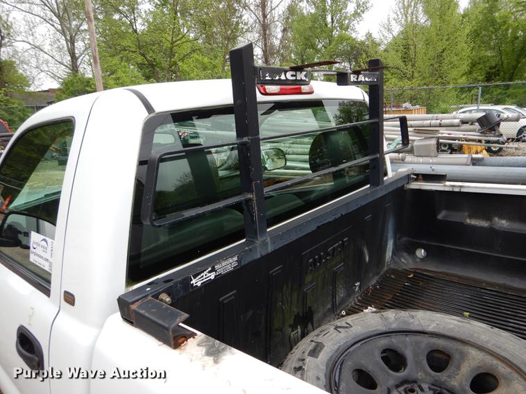 image for item DE8372 2005 Chevrolet Silverado 1500 pickup truck