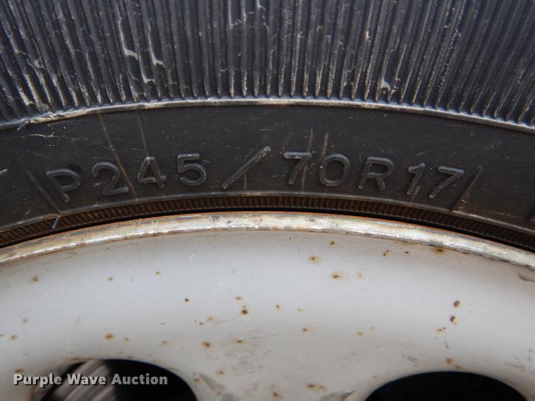 image for item DE8372 2005 Chevrolet Silverado 1500 pickup truck