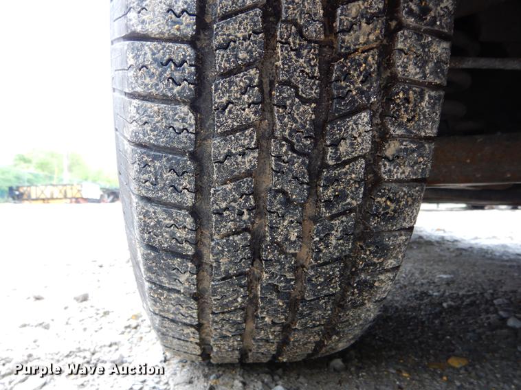 image for item DE8372 2005 Chevrolet Silverado 1500 pickup truck