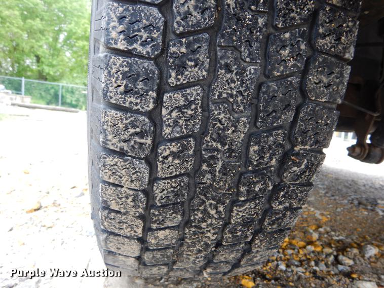 image for item DE8372 2005 Chevrolet Silverado 1500 pickup truck