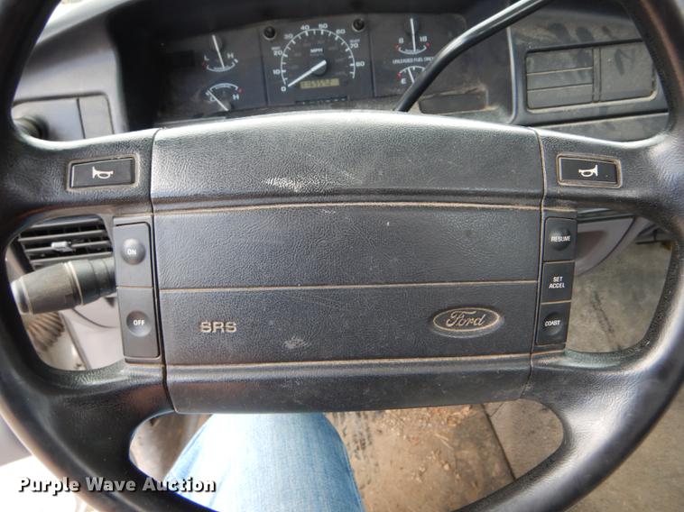 image for item DE8402 1996 Ford F150 XL pickup truck