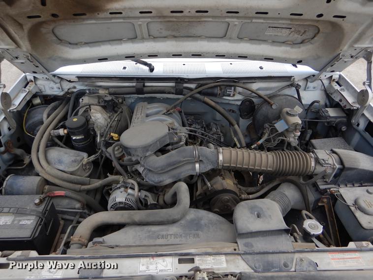 image for item DE8402 1996 Ford F150 XL pickup truck