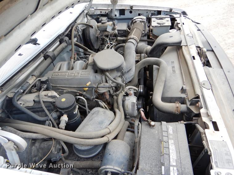 image for item DE8402 1996 Ford F150 XL pickup truck