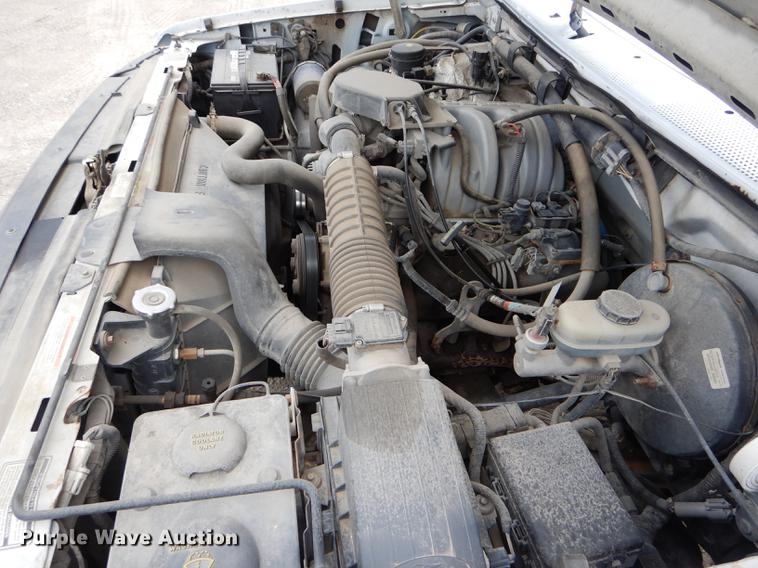 image for item DE8402 1996 Ford F150 XL pickup truck