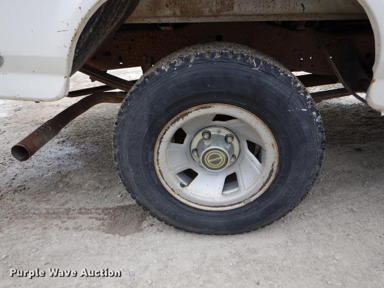 image for item DE8402 1996 Ford F150 XL pickup truck