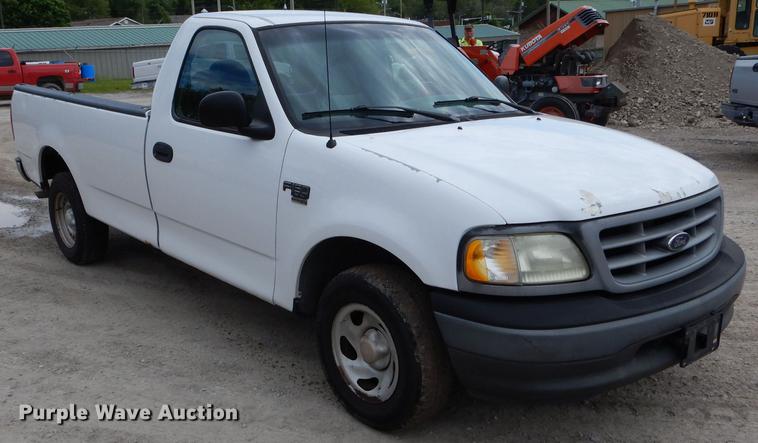 image for item DE8403 2002 Ford F150 pickup truck