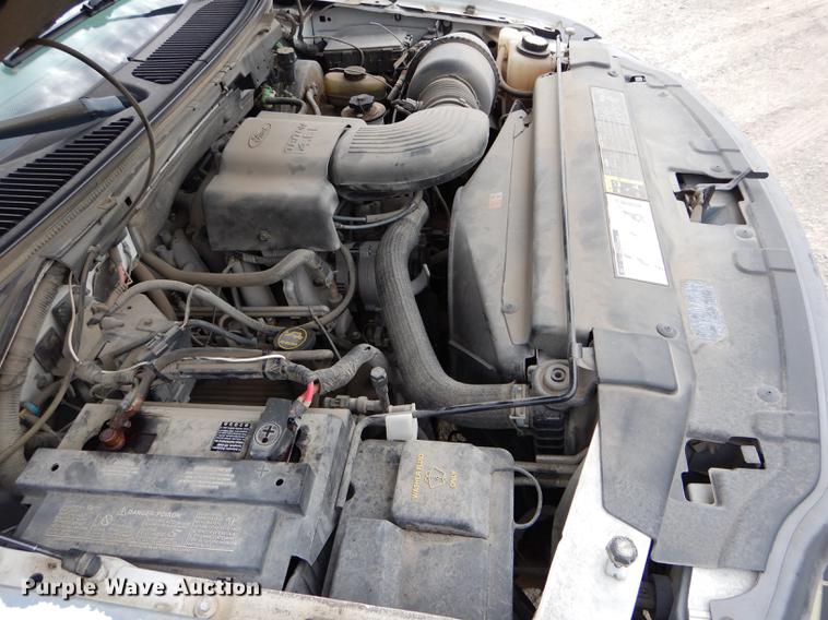 image for item DE8403 2002 Ford F150 pickup truck