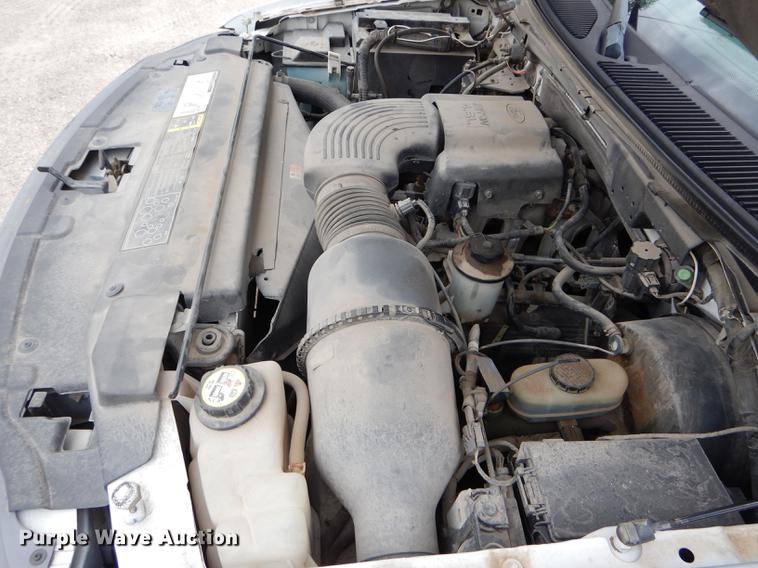 image for item DE8403 2002 Ford F150 pickup truck