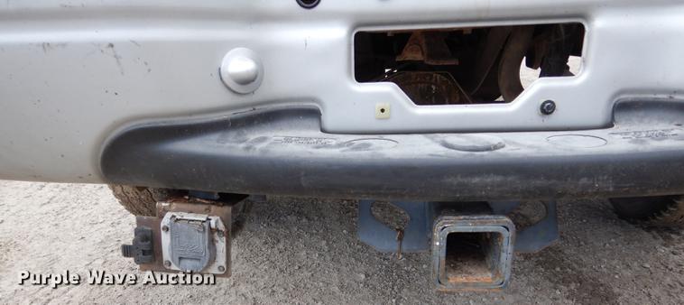 image for item DE8403 2002 Ford F150 pickup truck