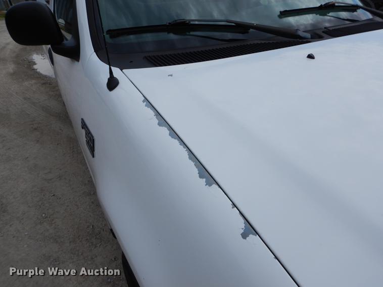 image for item DE8403 2002 Ford F150 pickup truck