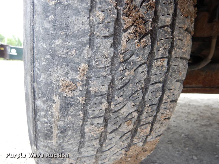 image for item DE8403 2002 Ford F150 pickup truck