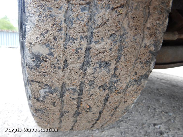 image for item DE8403 2002 Ford F150 pickup truck