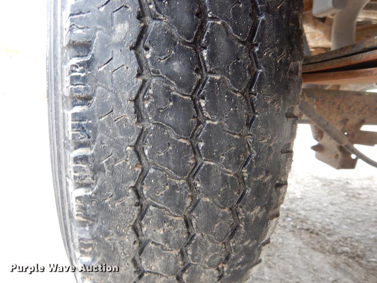 image for item DE8403 2002 Ford F150 pickup truck