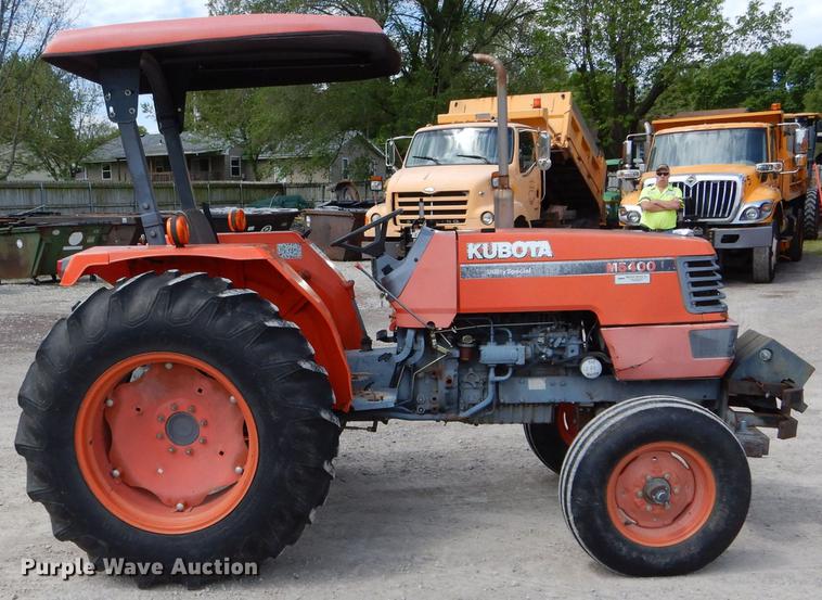 image for item DE8404 Kubota M5400 tractor