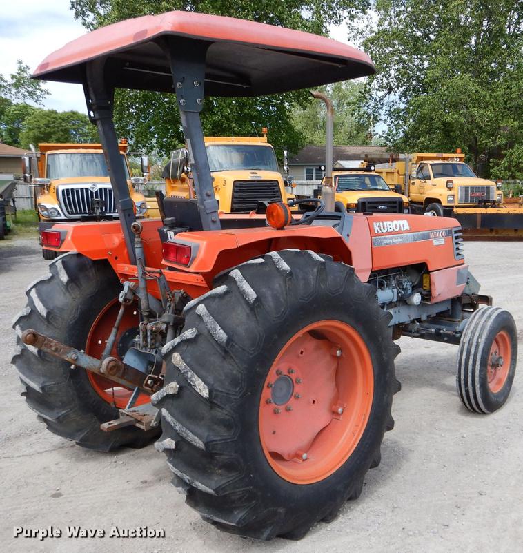 image for item DE8404 Kubota M5400 tractor