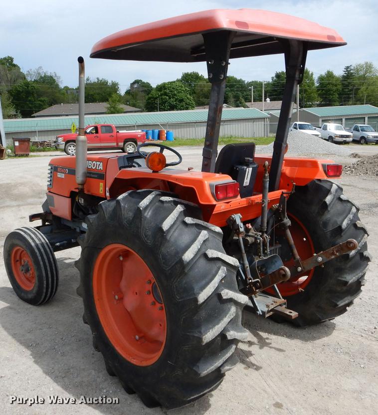 image for item DE8404 Kubota M5400 tractor