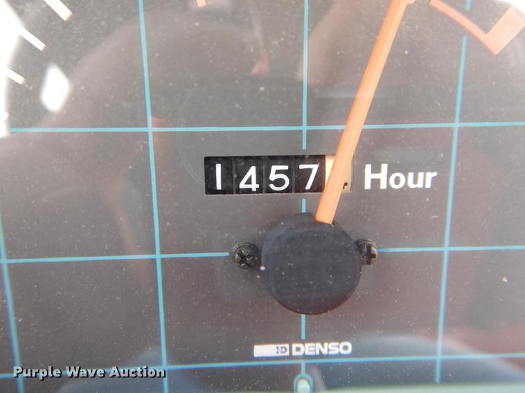 image for item DE8404 Kubota M5400 tractor