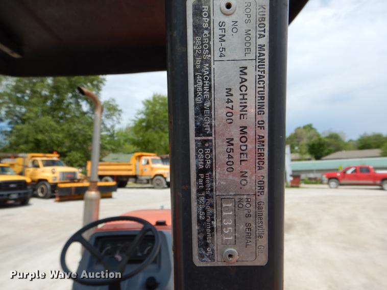 image for item DE8404 Kubota M5400 tractor