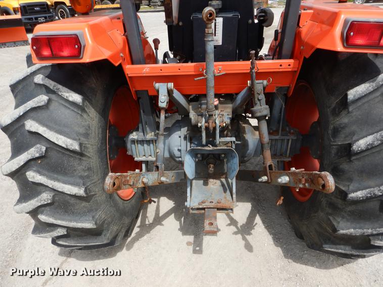 image for item DE8404 Kubota M5400 tractor